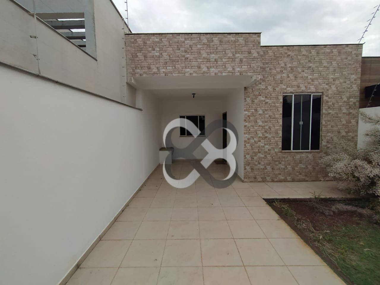 Casa à venda com 3 quartos, 88m² - Foto 1