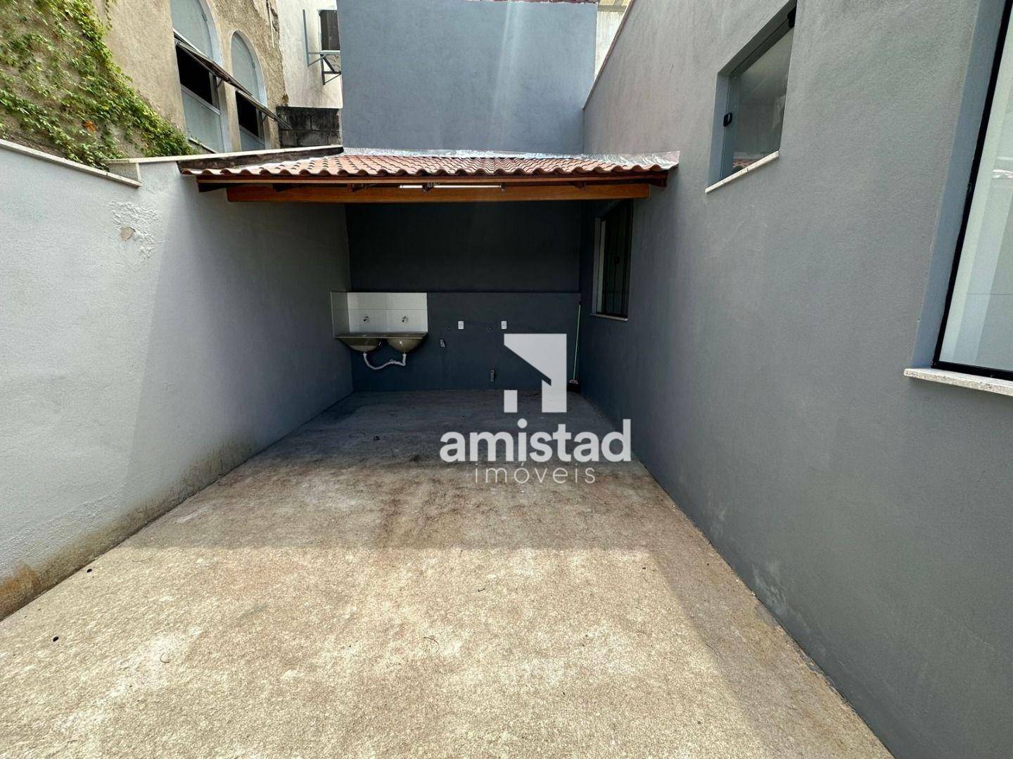 Casa à venda com 3 quartos, 70m² - Foto 3