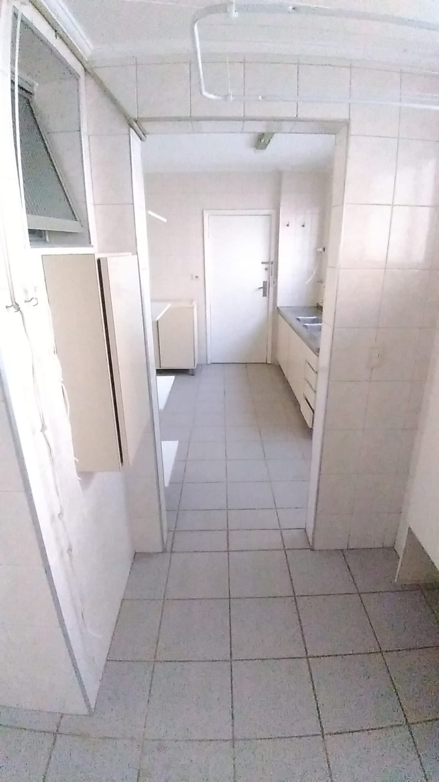 Apartamento à venda com 3 quartos, 113m² - Foto 2