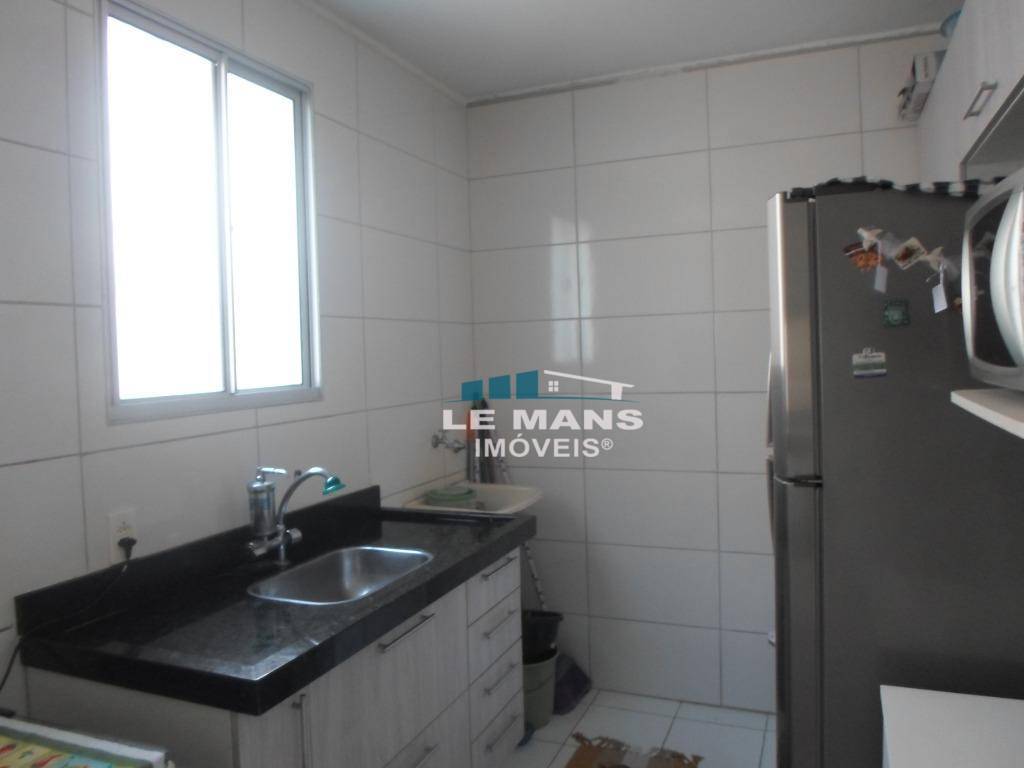 Apartamento à venda com 2 quartos, 45m² - Foto 3