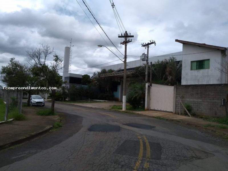 Depósito-Galpão-Armazém à venda com 2 quartos, 2330m² - Foto 2