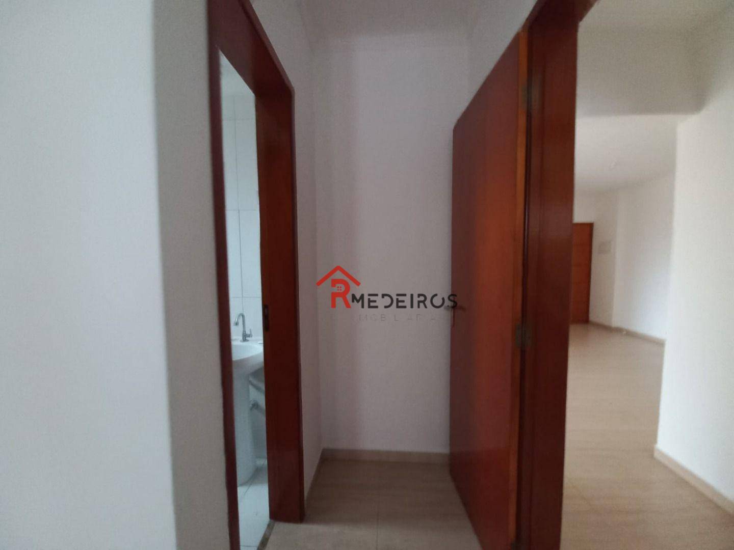 Apartamento à venda com 2 quartos, 70m² - Foto 9