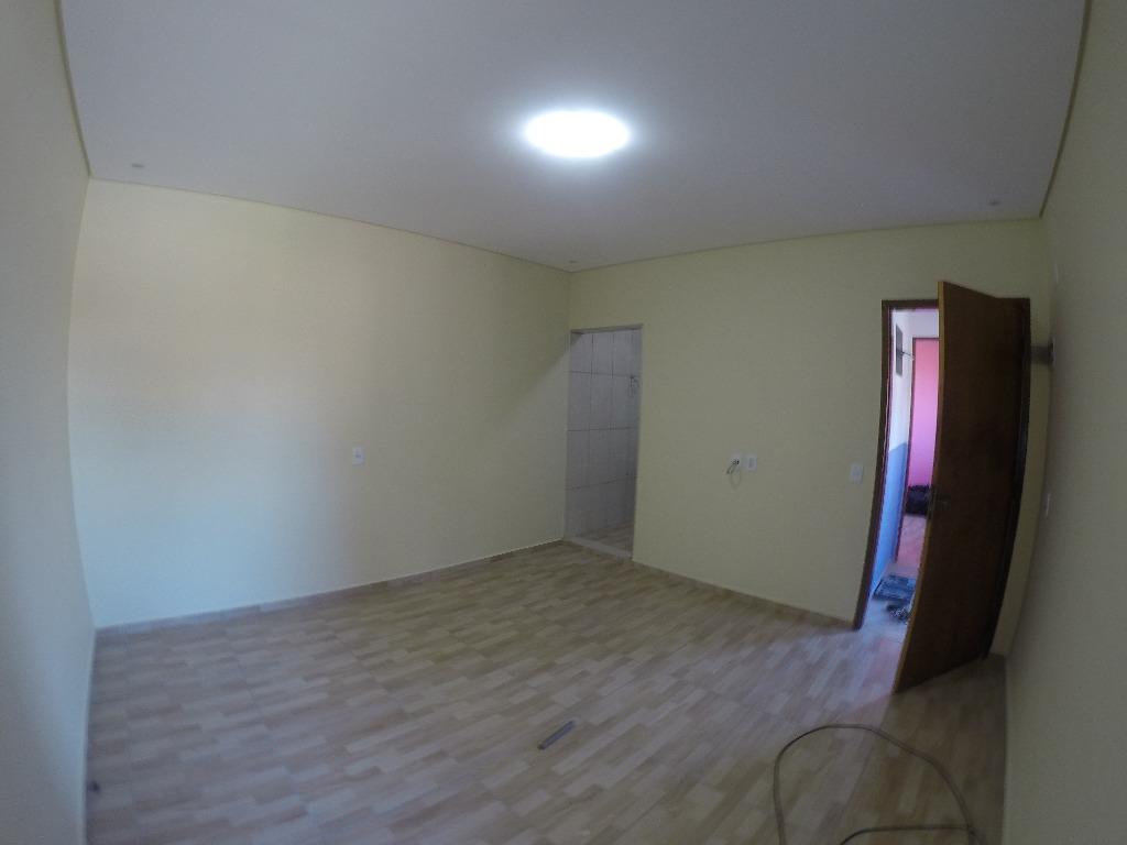 Casa à venda com 2 quartos, 100m² - Foto 1