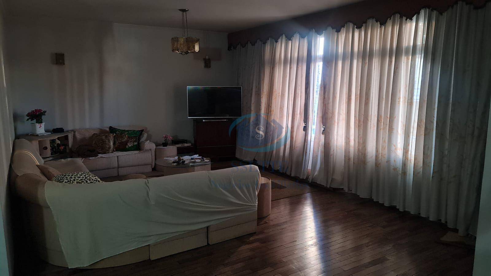 Casa à venda com 4 quartos, 500m² - Foto 1