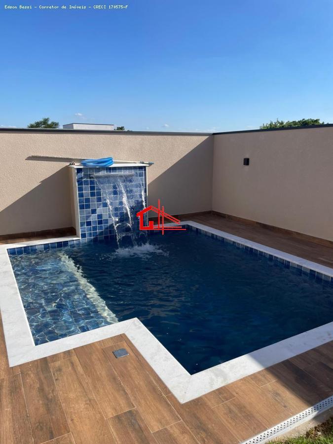 Casa de Condomínio à venda com 3 quartos, 200m² - Foto 1