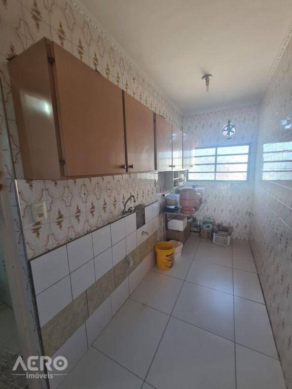 Casa à venda com 2 quartos, 216m² - Foto 14