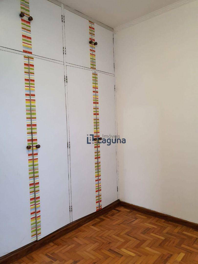 Casa à venda com 3 quartos, 240m² - Foto 15