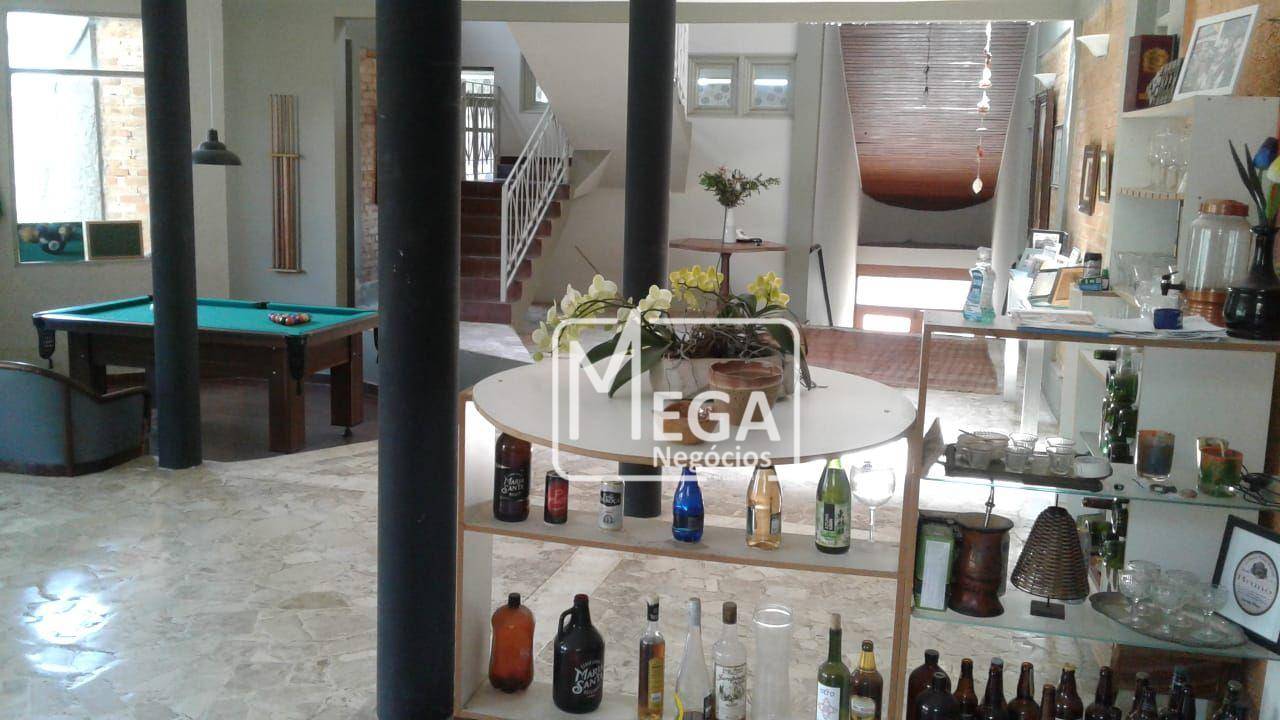 Casa de Condomínio à venda com 4 quartos, 750m² - Foto 2