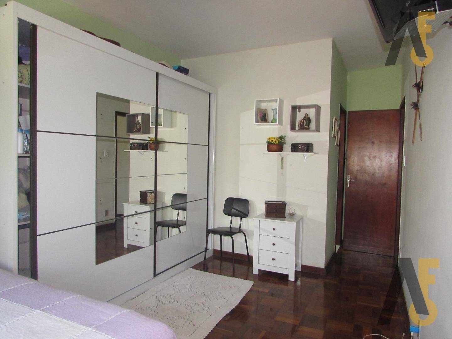 Casa à venda com 4 quartos, 212m² - Foto 12