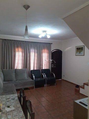 Sobrado à venda com 4 quartos, 160m² - Foto 1