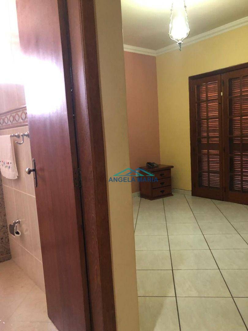 Casa à venda com 3 quartos, 328m² - Foto 18