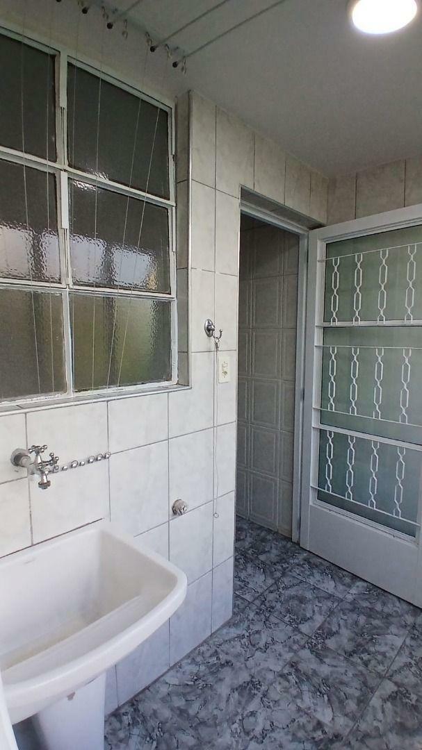 Apartamento para alugar com 2 quartos, 75m² - Foto 20