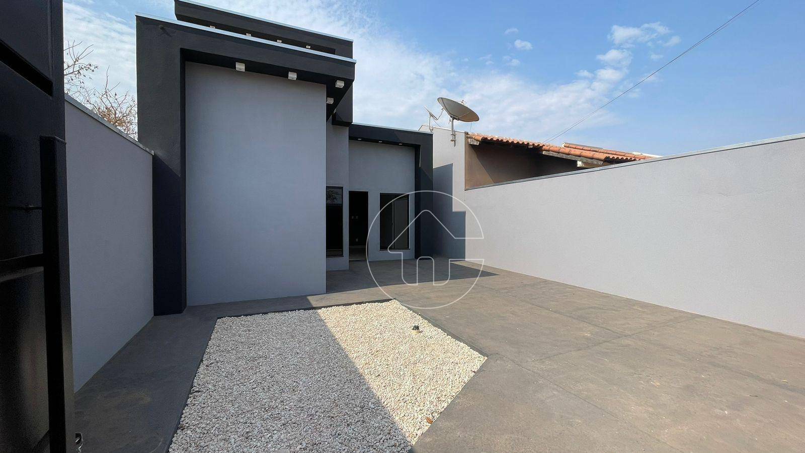 Casa à venda com 3 quartos, 83m² - Foto 2