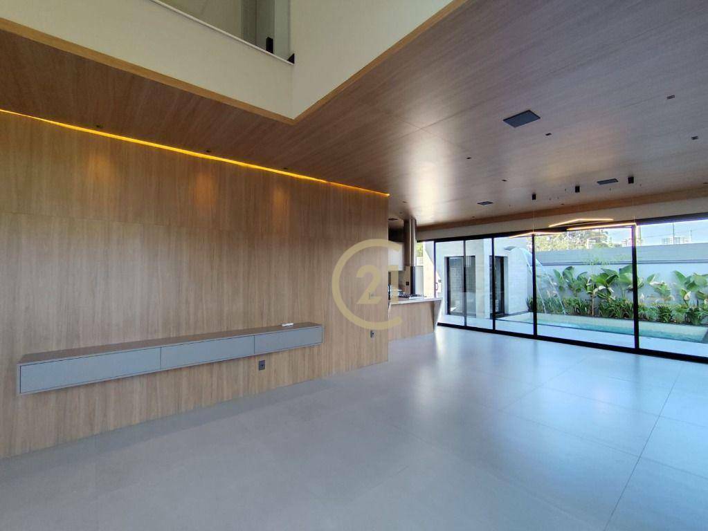 Casa de Condomínio à venda com 4 quartos, 300m² - Foto 4