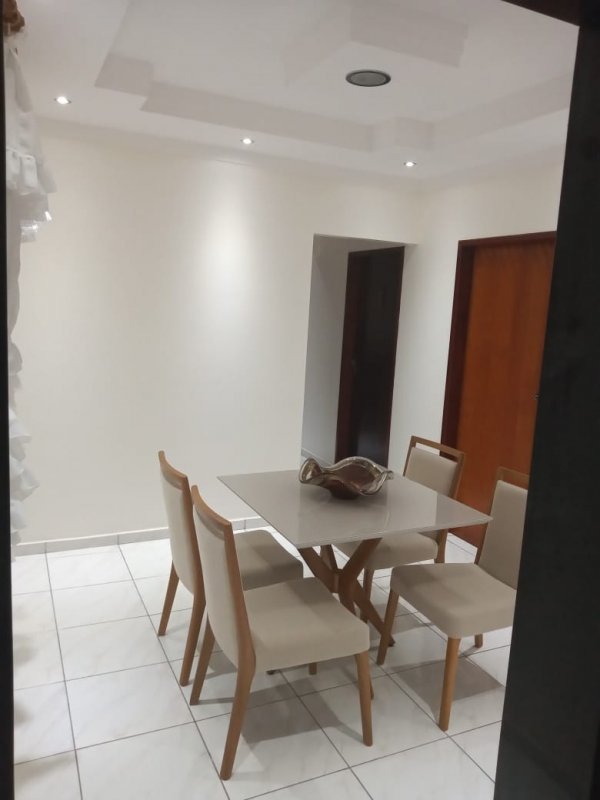 Casa à venda com 3 quartos, 132m² - Foto 2