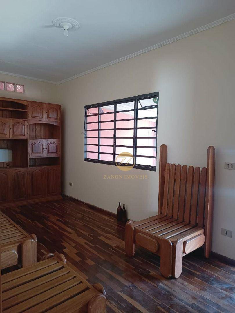 Casa à venda com 2 quartos, 170m² - Foto 1