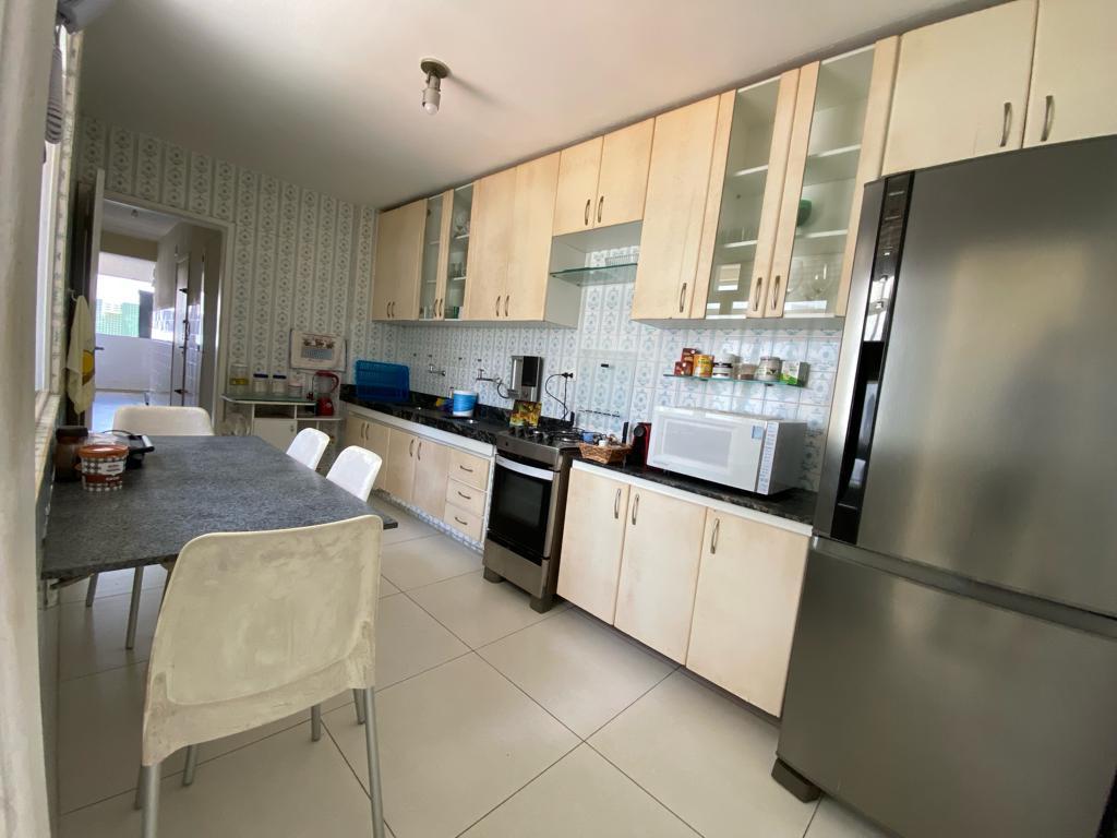 Apartamento à venda com 3 quartos, 160m² - Foto 14