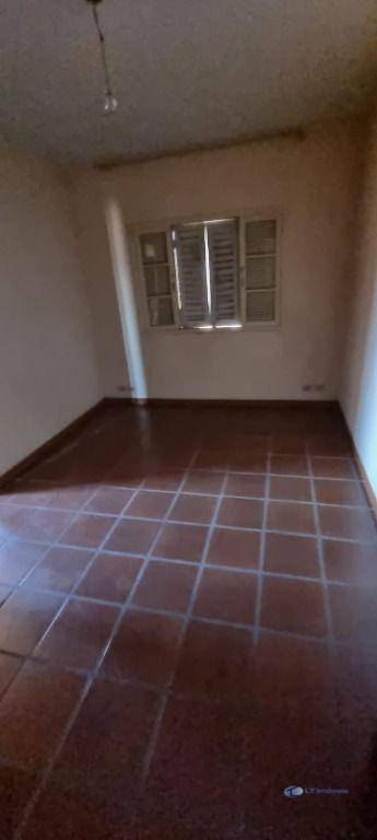 Sobrado para alugar com 4 quartos, 333m² - Foto 8