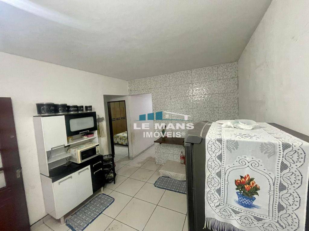 Casa à venda com 2 quartos, 90m² - Foto 11