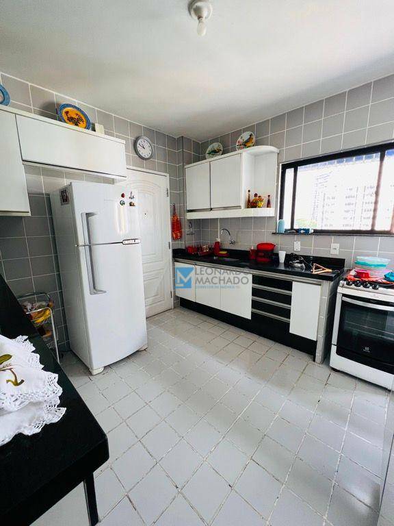 Apartamento à venda com 3 quartos, 128m² - Foto 8