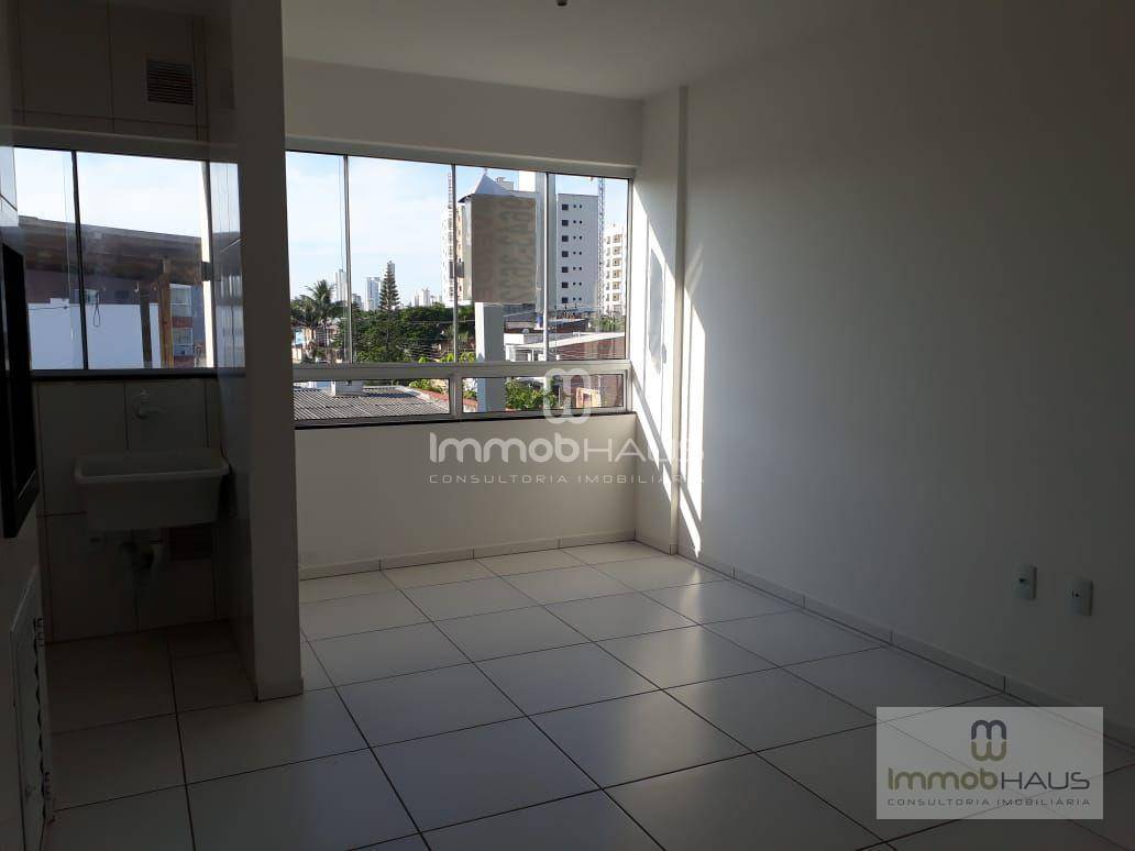 Apartamento à venda com 1 quarto, 50m² - Foto 1