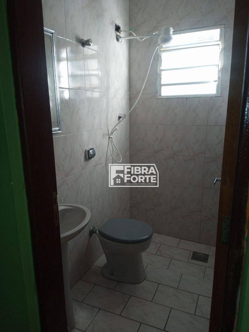 Casa para alugar com 2 quartos, 131m² - Foto 12