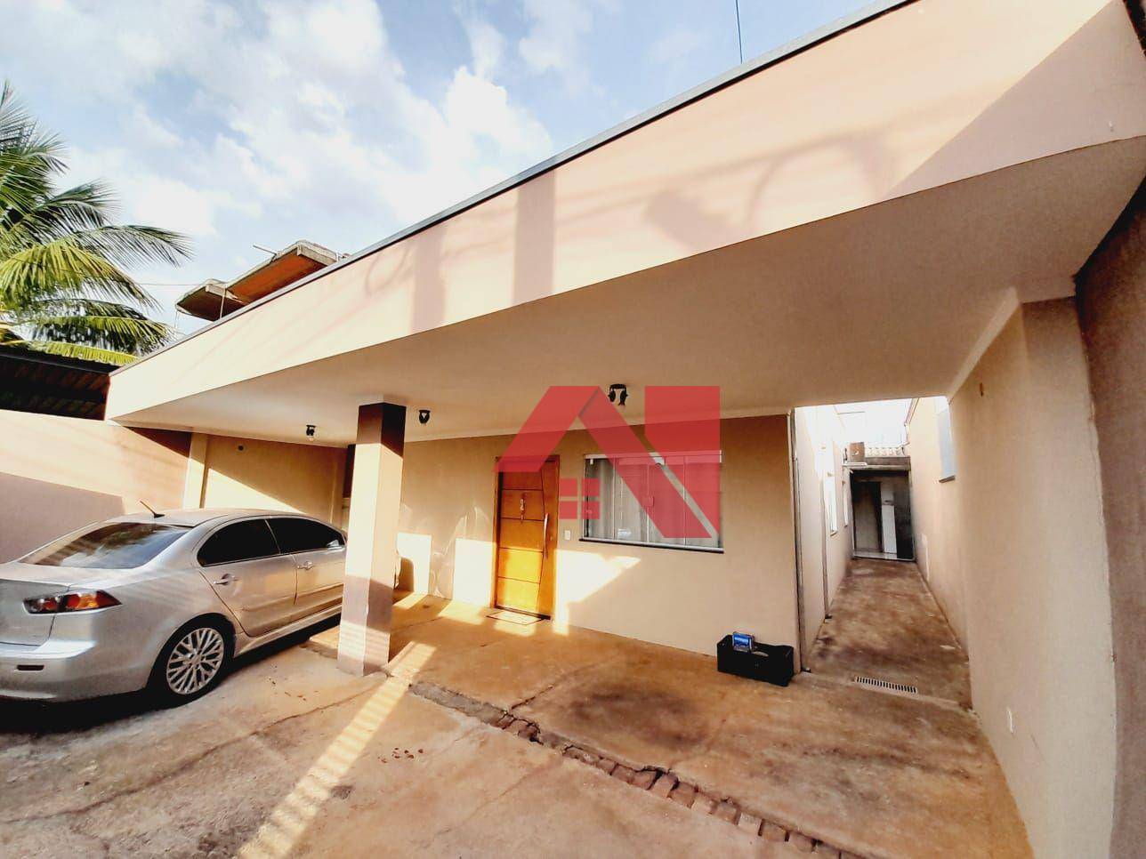 Casa à venda com 2 quartos, 130m² - Foto 1