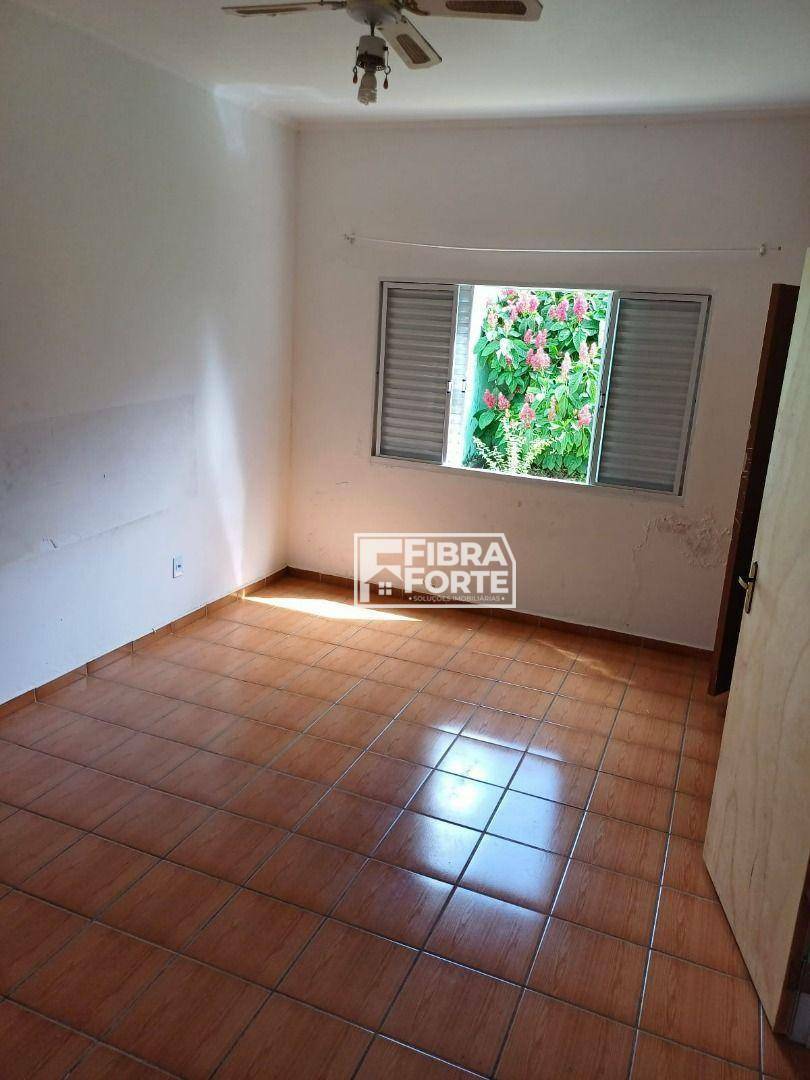 Casa à venda com 3 quartos, 210m² - Foto 12