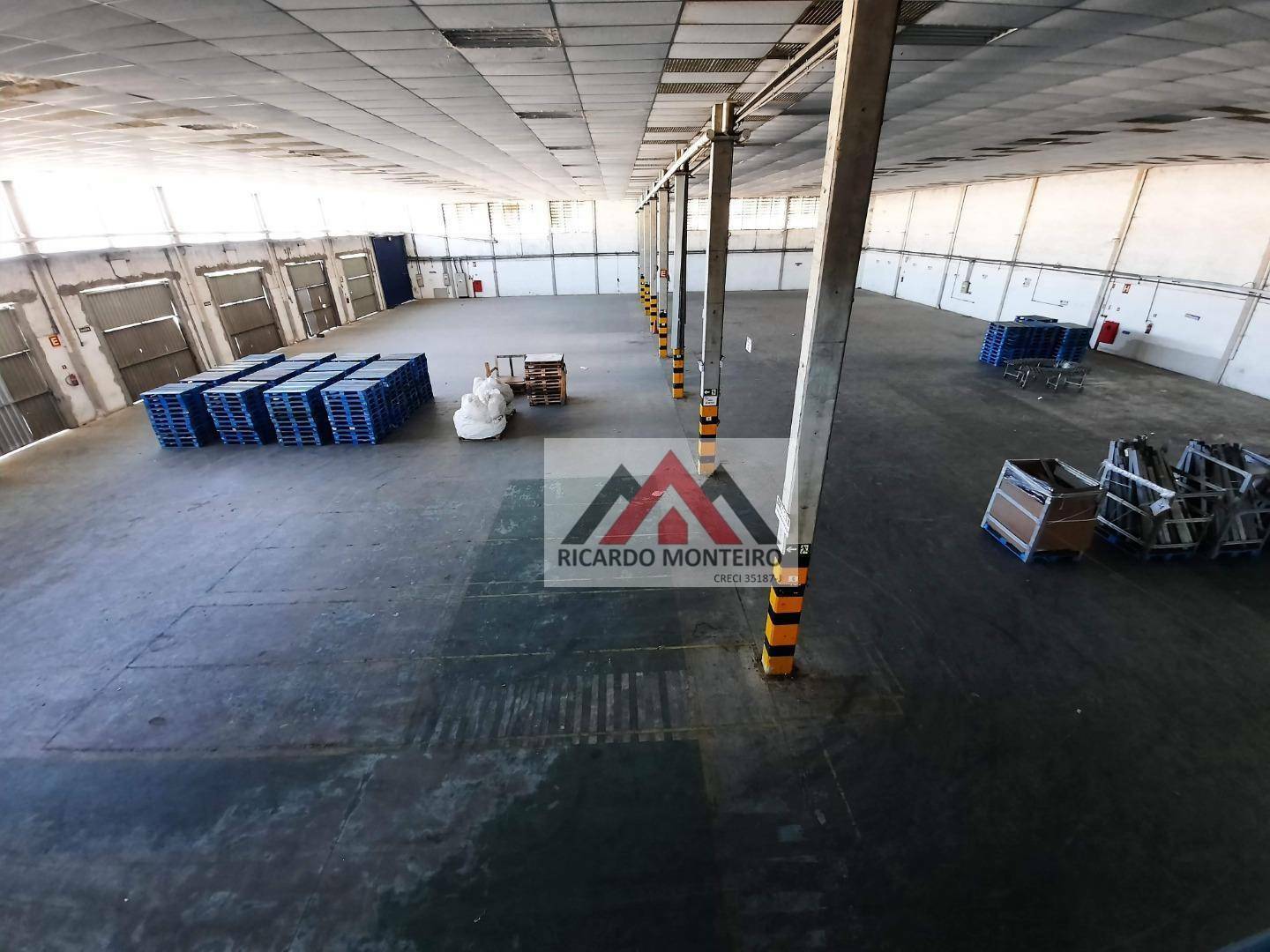 Depósito-Galpão-Armazém para alugar, 2500m² - Foto 21