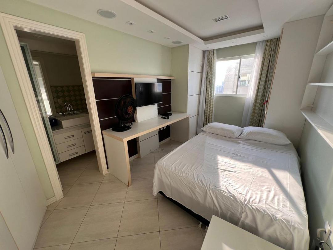 Apartamento à venda com 3 quartos, 195m² - Foto 18