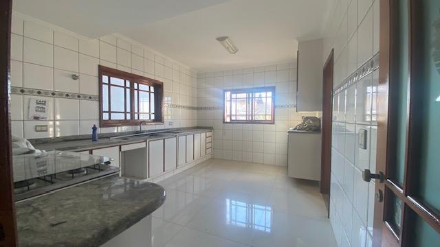 Casa de Condomínio para alugar com 3 quartos, 249m² - Foto 18