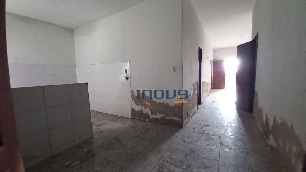 Casa para alugar com 3 quartos, 200M2 - Foto 13