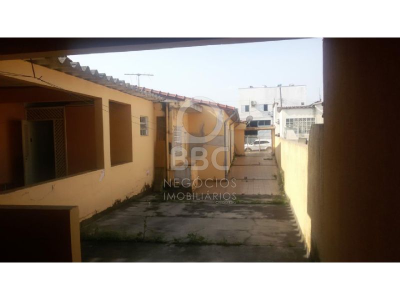 Casa à venda e aluguel com 3 quartos, 200m² - Foto 19