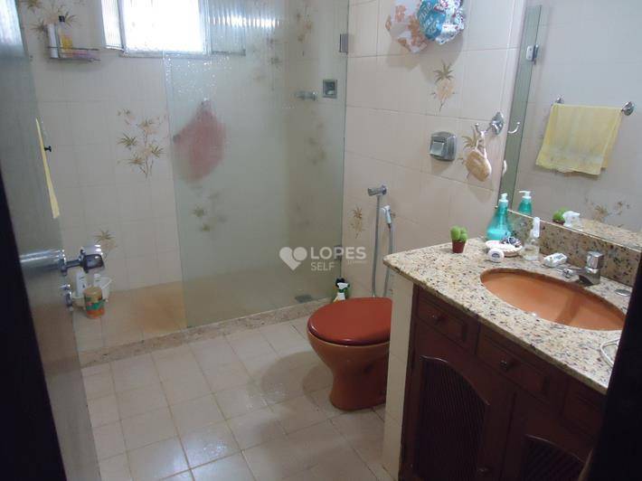 Casa à venda com 4 quartos, 180m² - Foto 16