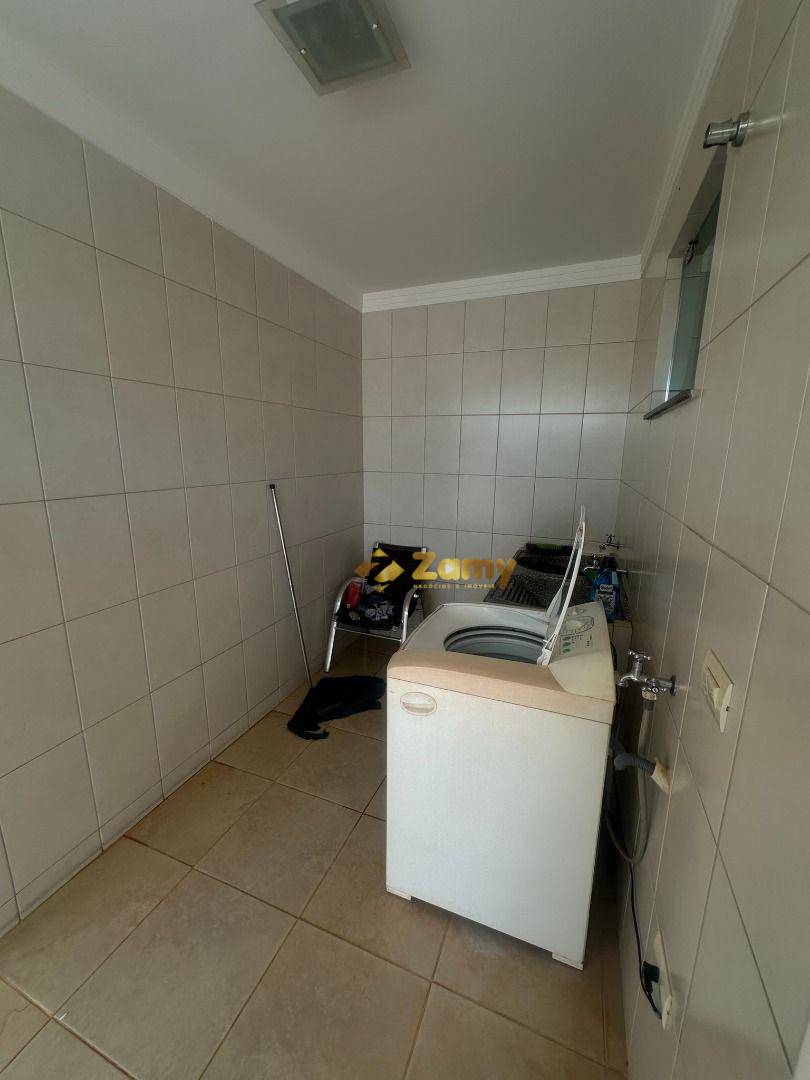 Casa à venda com 3 quartos, 220m² - Foto 18