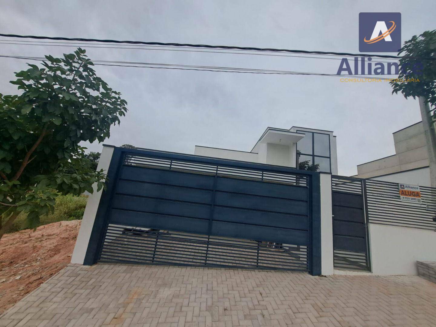 Casa à venda e aluguel com 2 quartos, 180m² - Foto 2