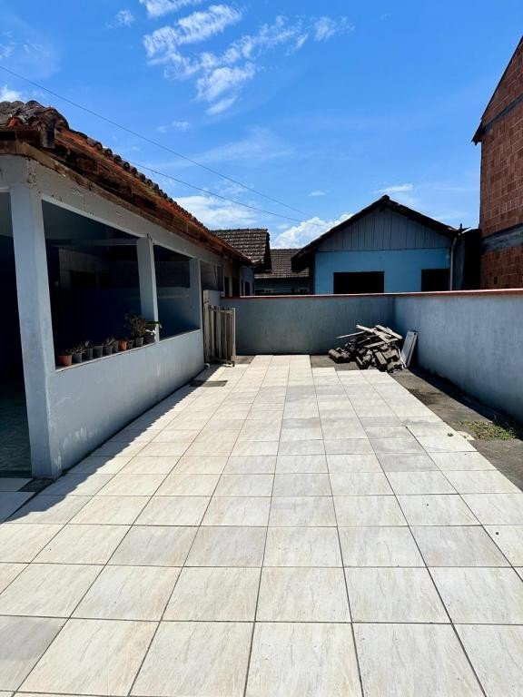 Casa à venda com 3 quartos, 78m² - Foto 2