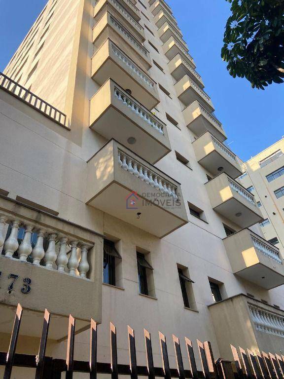 Apartamento à venda com 3 quartos, 122m² - Foto 19