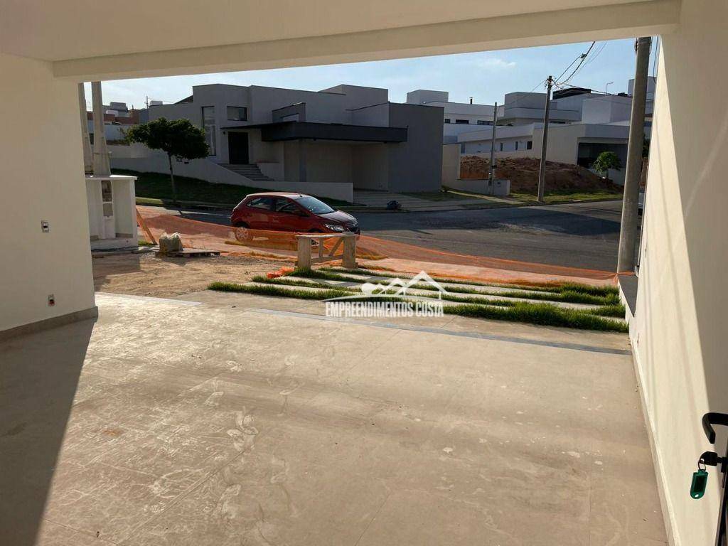 Casa de Condomínio à venda com 3 quartos, 254m² - Foto 4