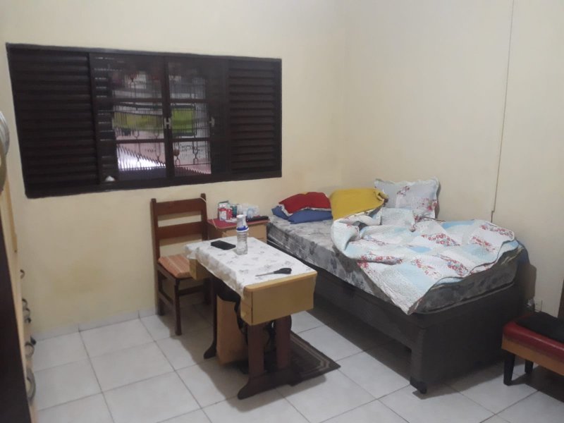 Casa à venda com 3 quartos, 80m² - Foto 2