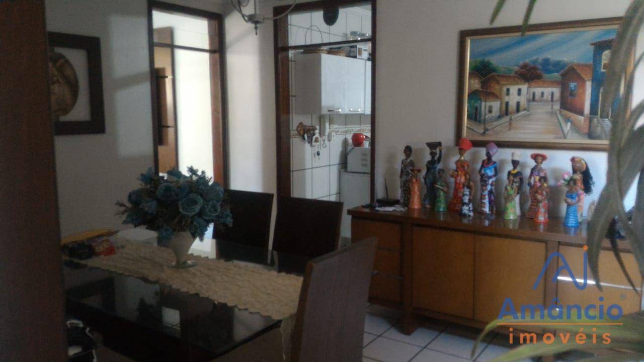 Casa à venda com 3 quartos, 270m² - Foto 12