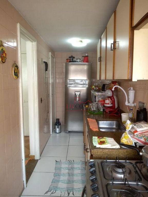 Apartamento para alugar com 2 quartos, 60m² - Foto 12