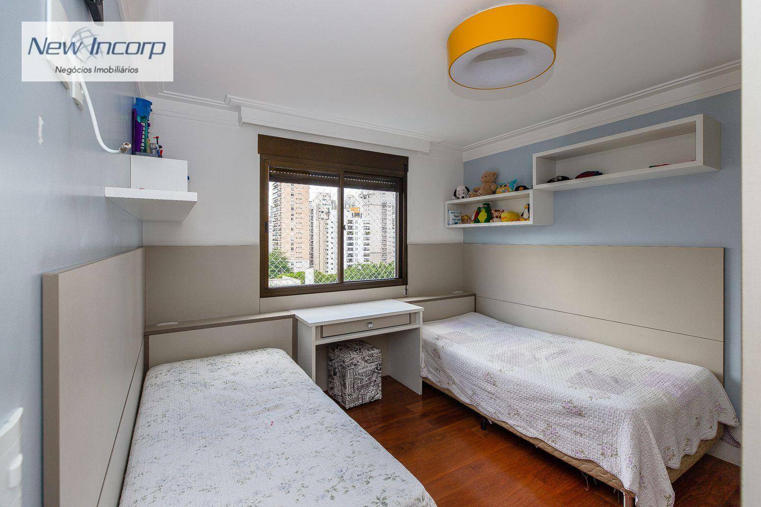 Apartamento à venda com 4 quartos, 196m² - Foto 22