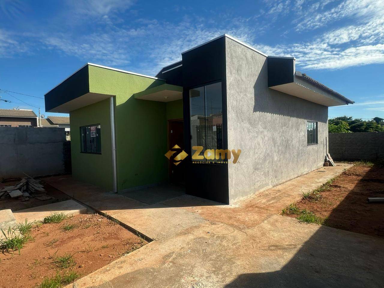 Casa à venda com 3 quartos, 100m² - Foto 1