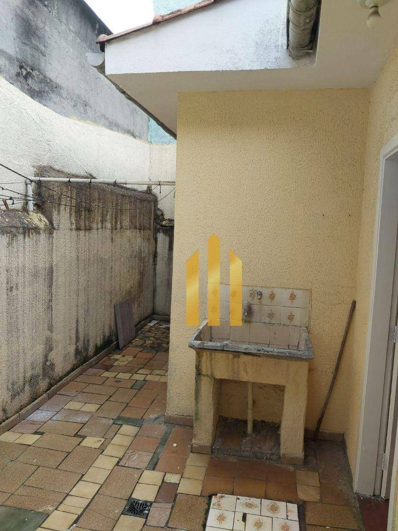 Sobrado à venda e aluguel com 3 quartos, 180m² - Foto 51