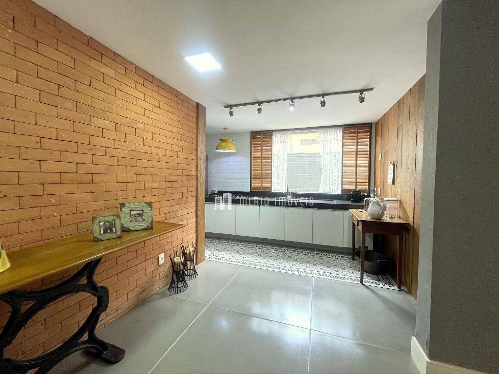 Casa de Condomínio à venda com 3 quartos, 211m² - Foto 7