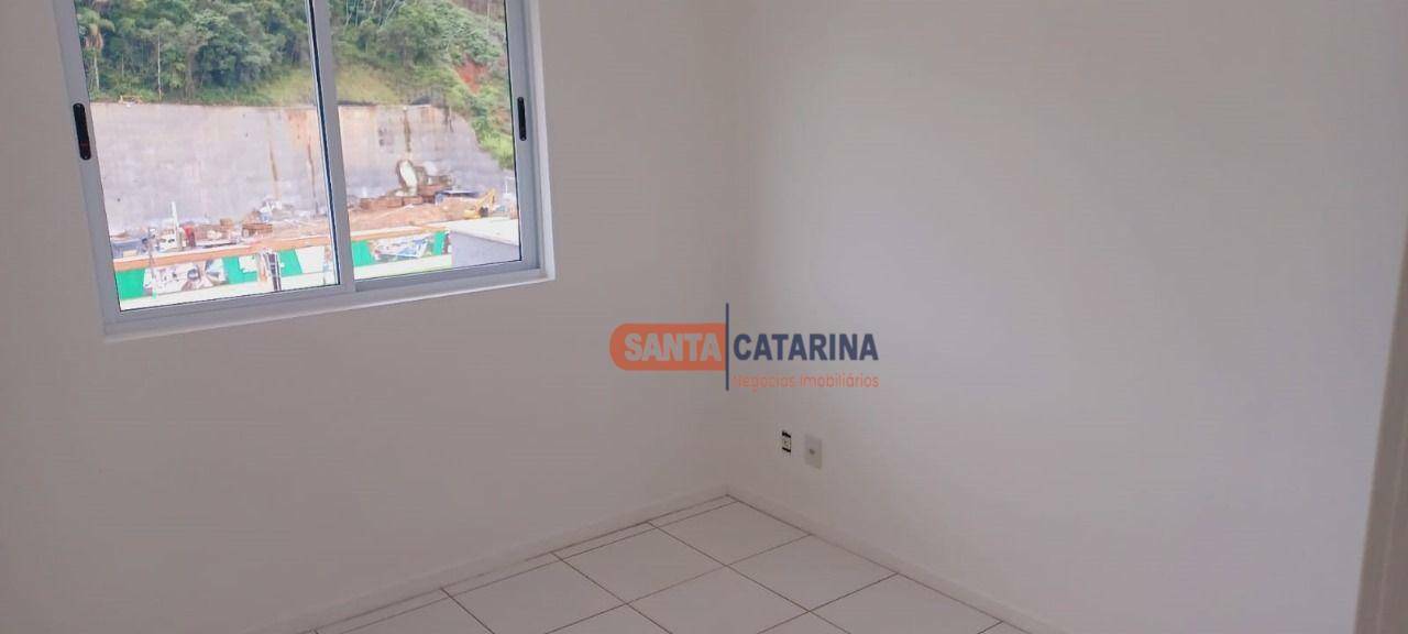 Apartamento à venda com 2 quartos, 87m² - Foto 3