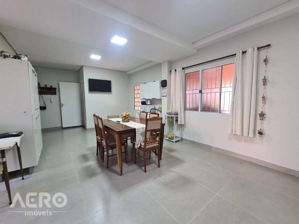 Casa à venda com 3 quartos, 248m² - Foto 29