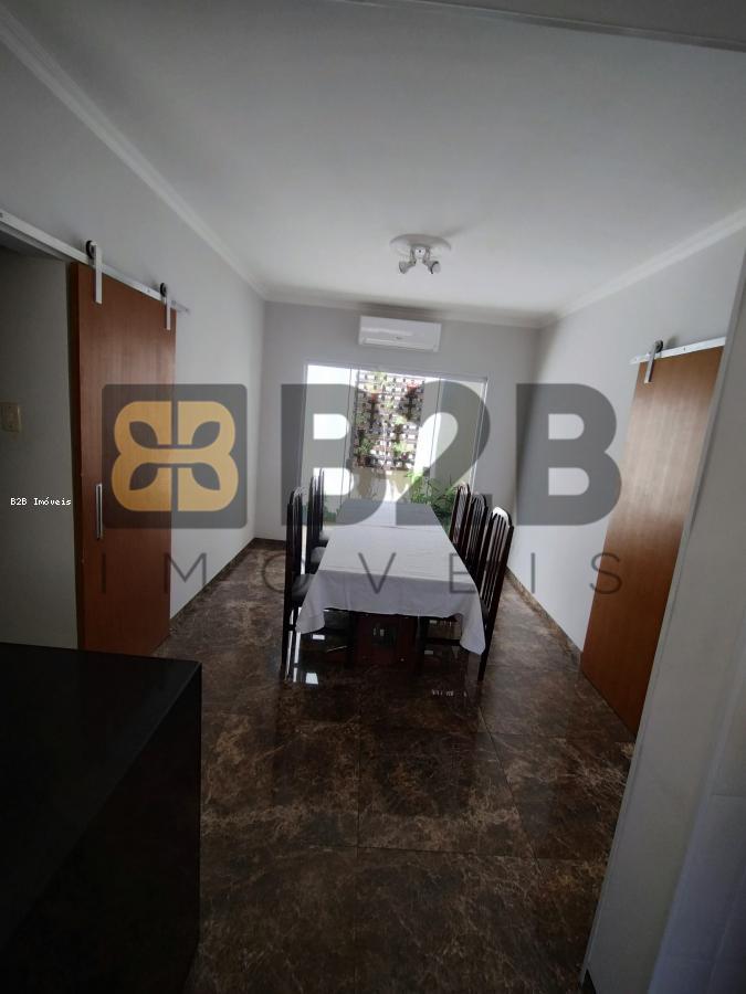 Casa à venda com 3 quartos, 195m² - Foto 5