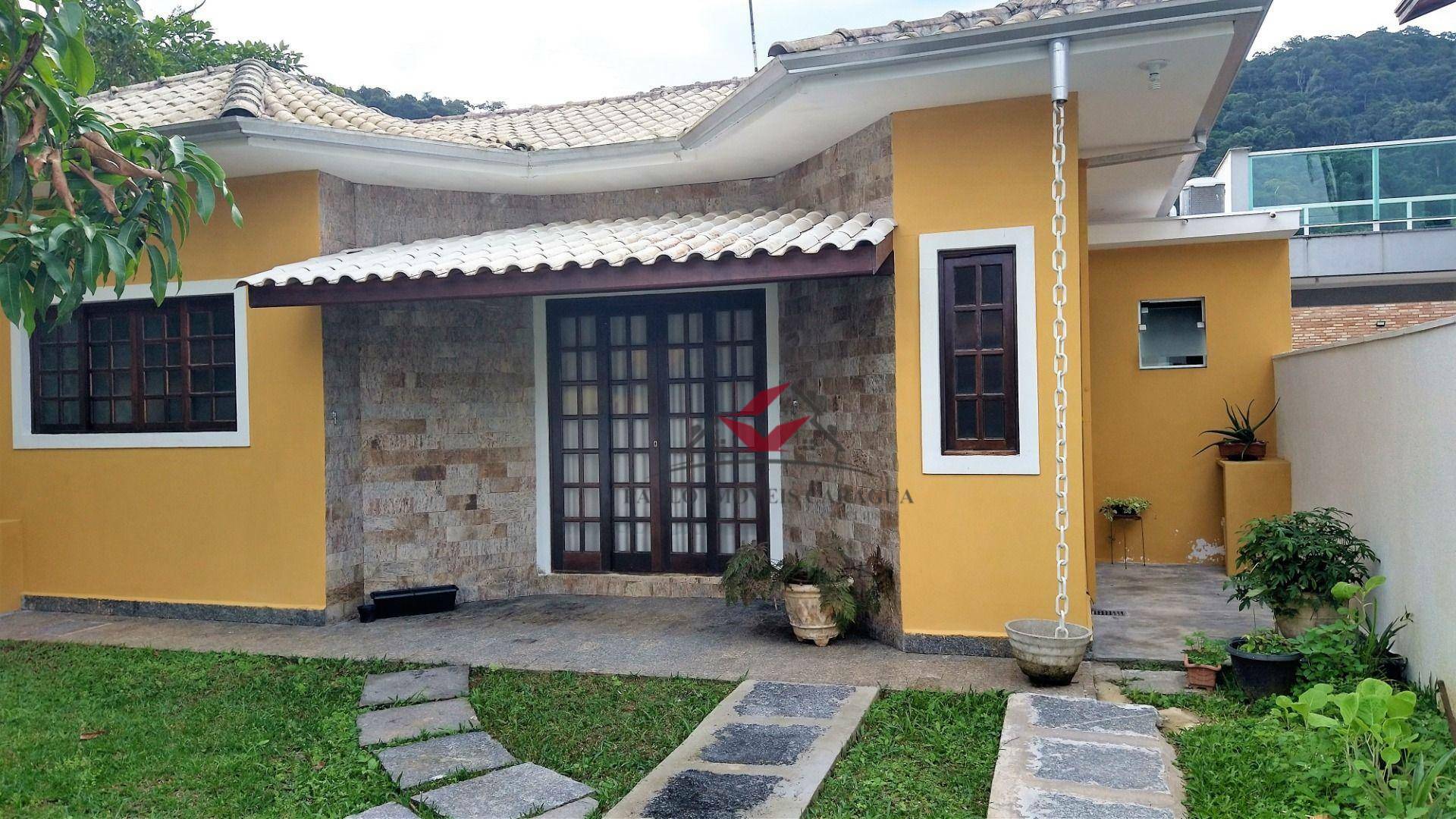 Casa de Condomínio à venda com 4 quartos, 160m² - Foto 2